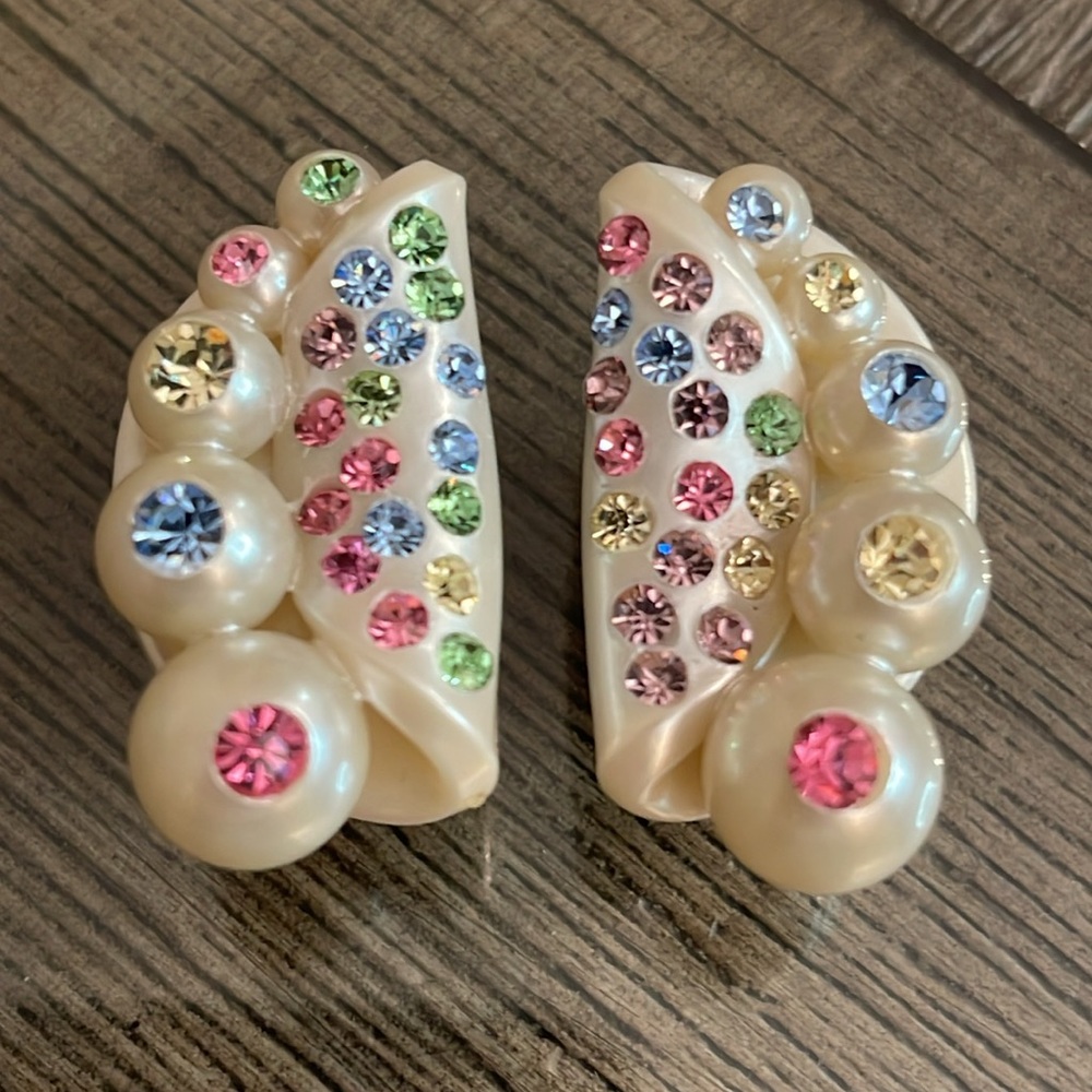 Vintage Unique Shaped Thermoset & Pastel Rhinestone Clip Earrings - Picture 2 of 16